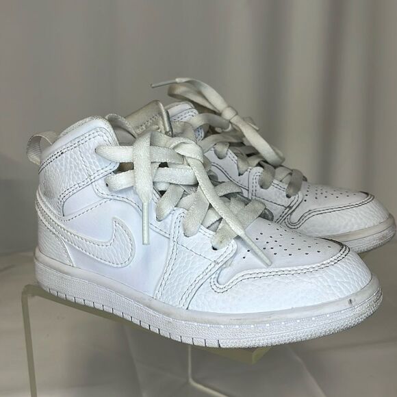 JORDAN 1 MID TRIPLE WHITE YOUTH SNEAKER FTL-01-021 - Picture 1 of 8